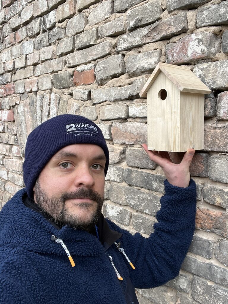 img_7800-1-768x1024 Warum es wichtig ist, Vögel das ganze Jahr über zu füttern und Insekten zu schützen